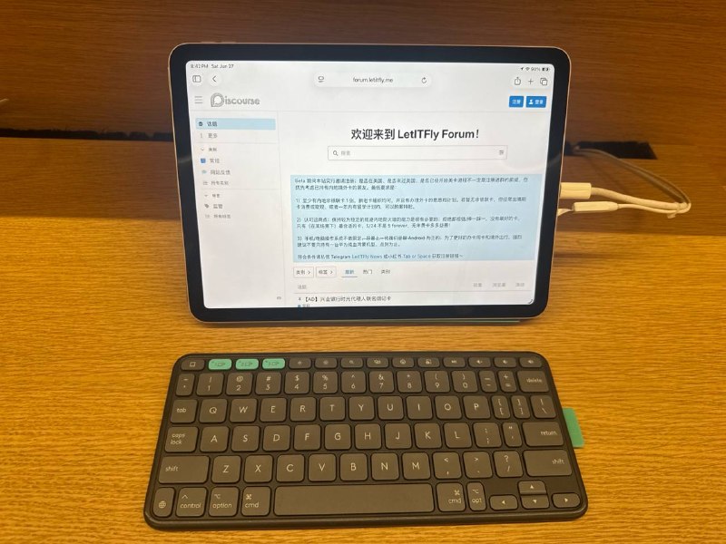 然后，随便抓一台 iPad 也能直接输入网址啦！