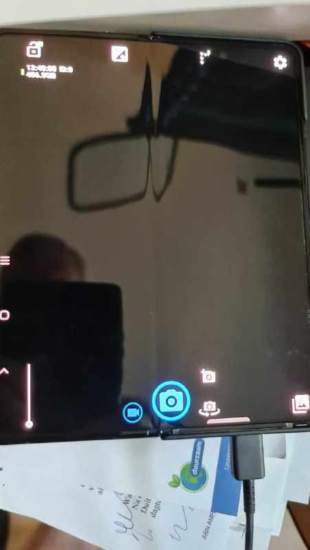 为了玩机买三星的人有难了（回锁可恢复）图源： Telegram 用户 Ian Macdonald注：@TooruchanNews 编辑强烈建议有玩机需求的订阅者购买解锁 Bootloader 几乎不会对日常使用造成影响的小米/Redmi 或者一加手机取代三星设备