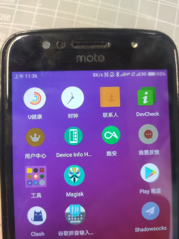 在 2G/3G 大退网时代，如果你指望用全网通时代和 VoLTE 全面商用化时代以前的旧手机插两张备用电信/联通卡来收短信那简直就是大错特错